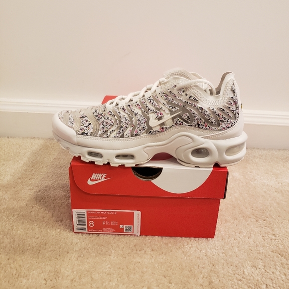 nike air max plus lx nike air max plus lx